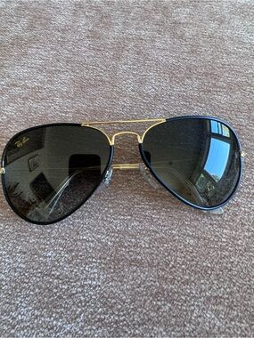 Ray-Ban Aviator Sunglasses Black Lenses Gold Frame